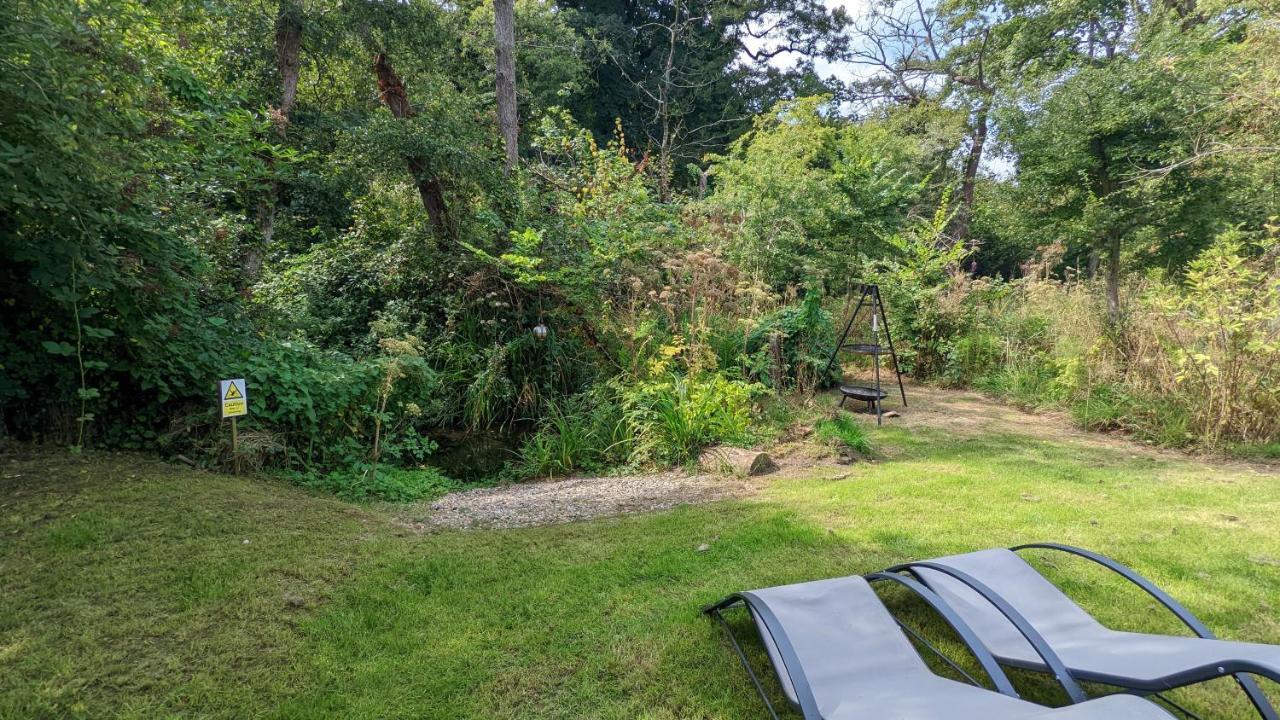 Emlyn'S Coppice - Luxury Woodland Glamping Villa Holywell  Bagian luar foto