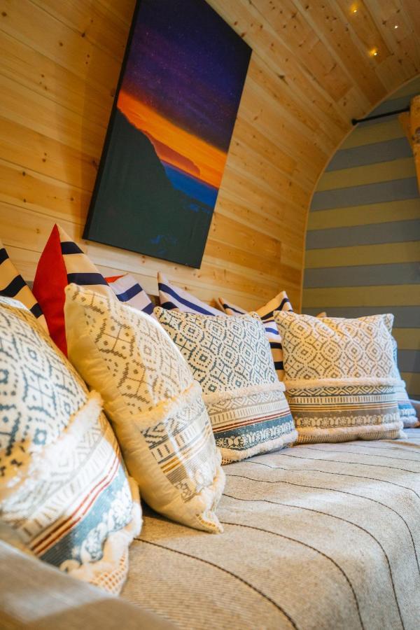 Emlyn'S Coppice - Luxury Woodland Glamping Villa Holywell  Bagian luar foto