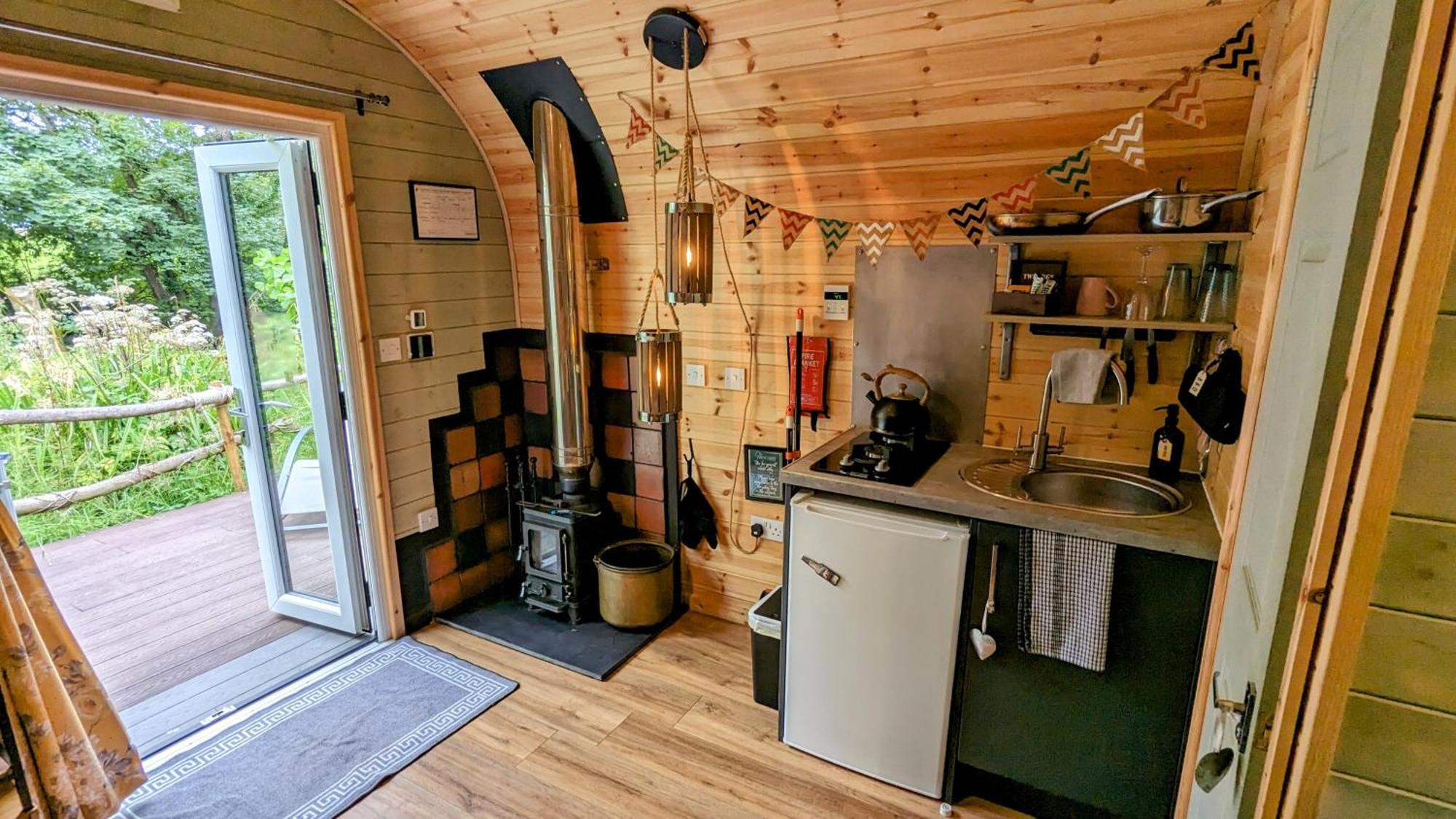 Emlyn'S Coppice - Luxury Woodland Glamping Villa Holywell  Bagian luar foto