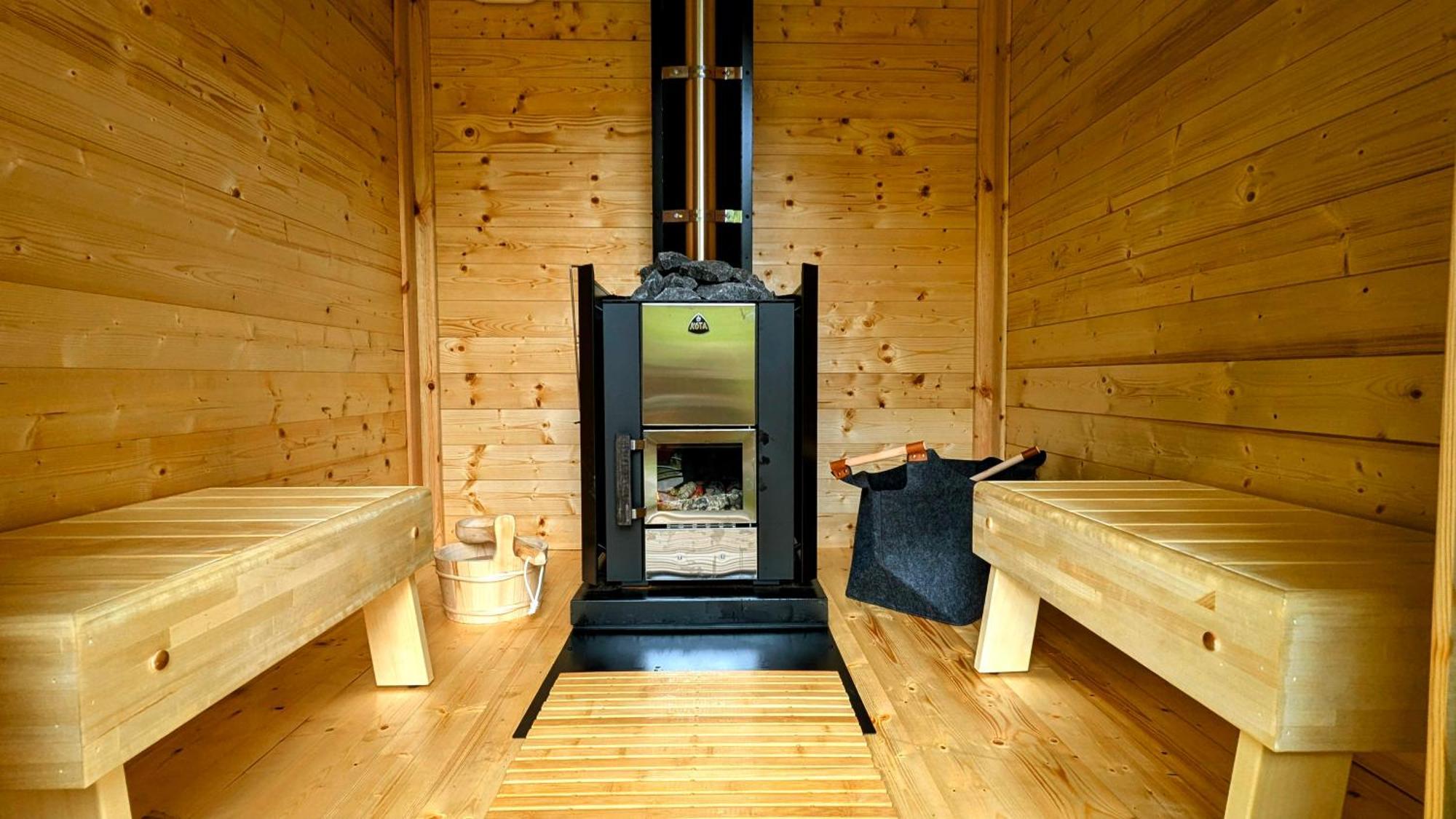 Emlyn'S Coppice - Luxury Woodland Glamping Villa Holywell  Bagian luar foto