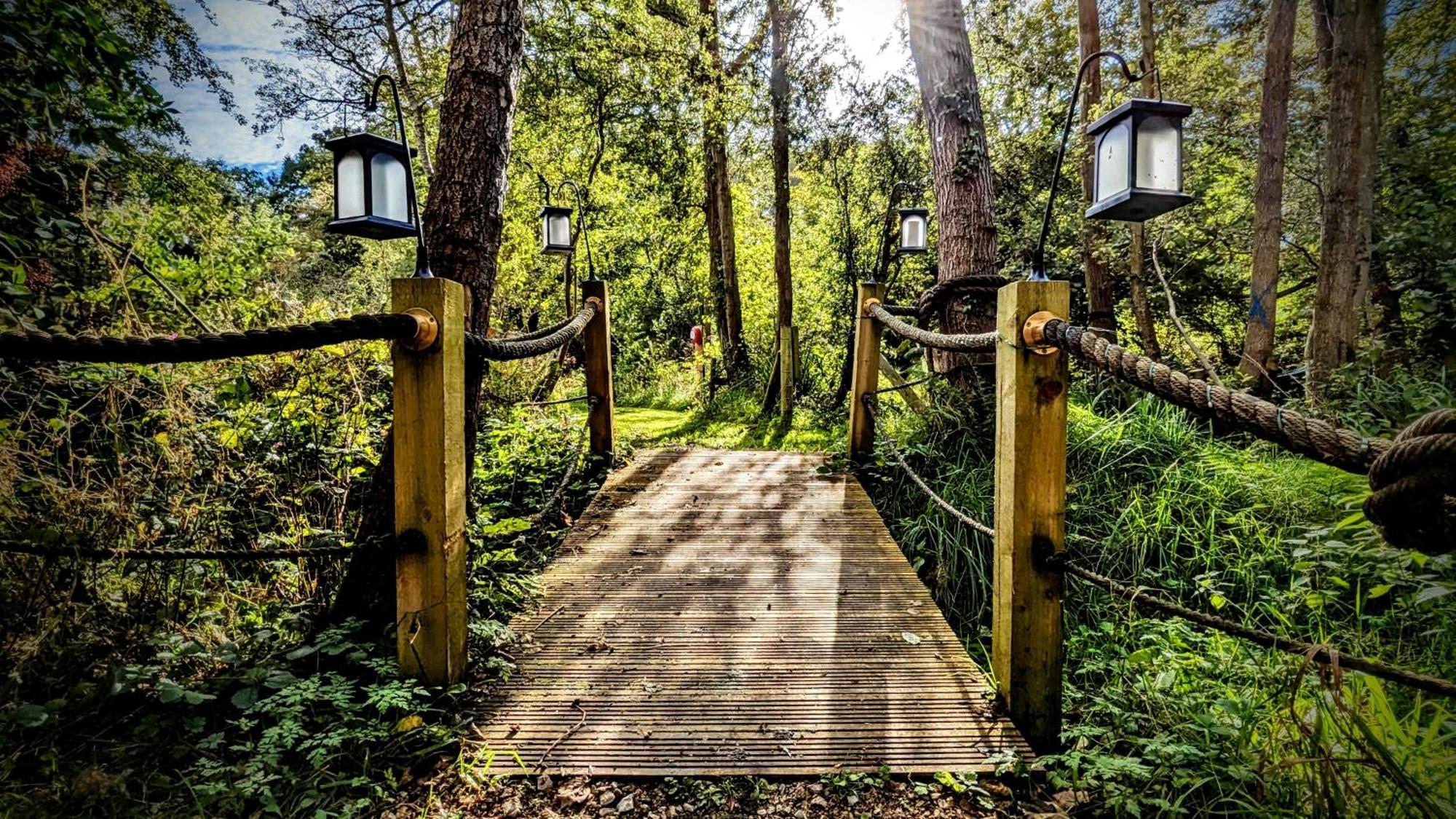 Emlyn'S Coppice - Luxury Woodland Glamping Villa Holywell  Bagian luar foto